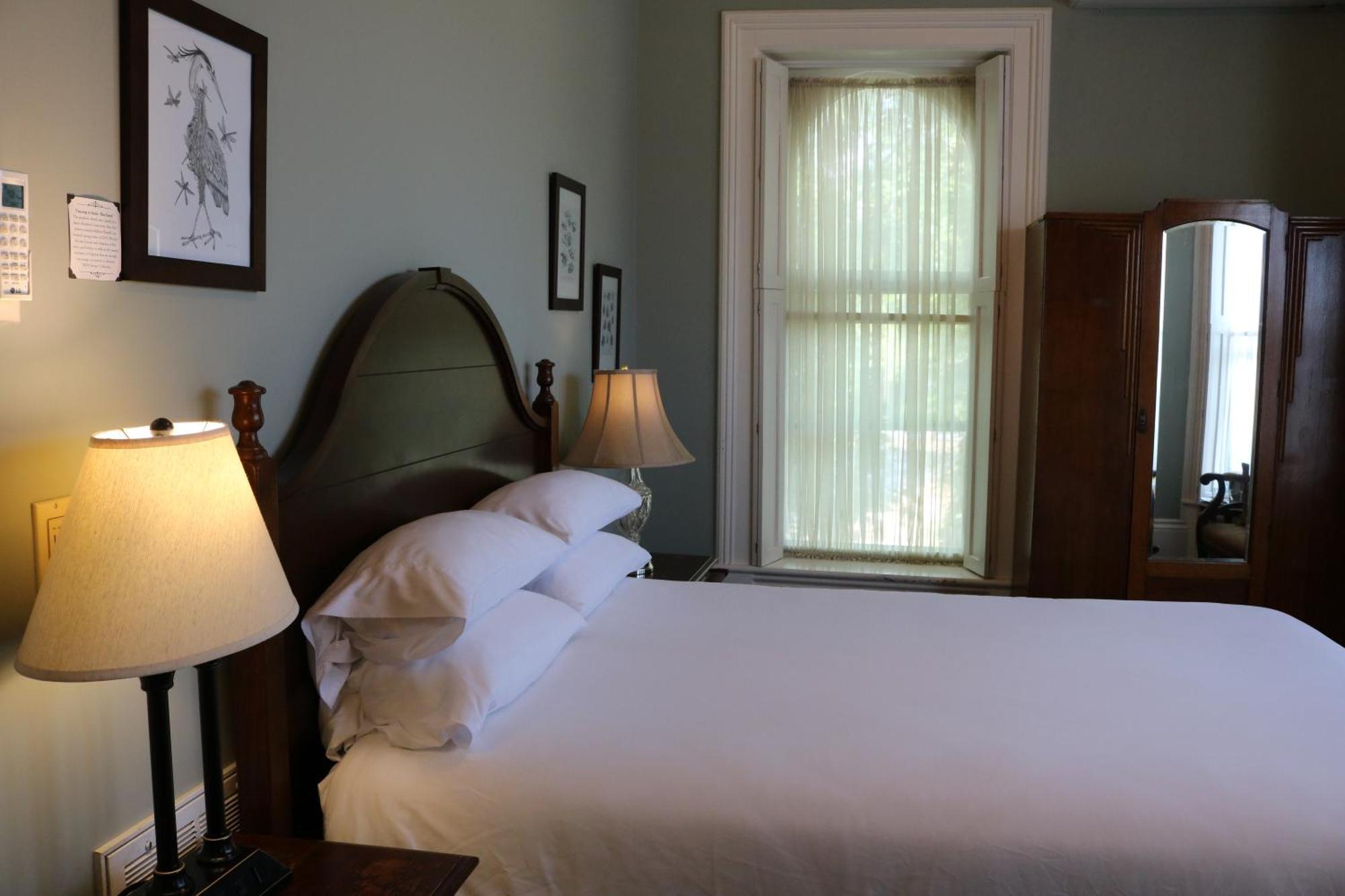 The Joshua Wilton House Hotel Harrisonburg Exterior foto