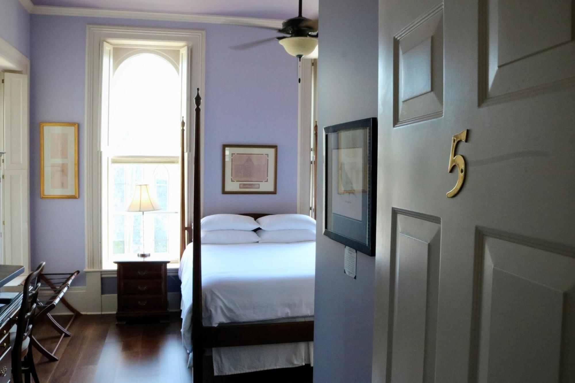 The Joshua Wilton House Hotel Harrisonburg Exterior foto